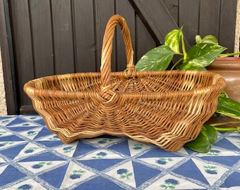 Panier cueilleur en osier vintage, France : panier tressé à la main