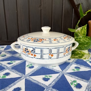 Antique French Badonviller Tureen, Model Chaville. Made in France Antique Tableware Dating from 1900.