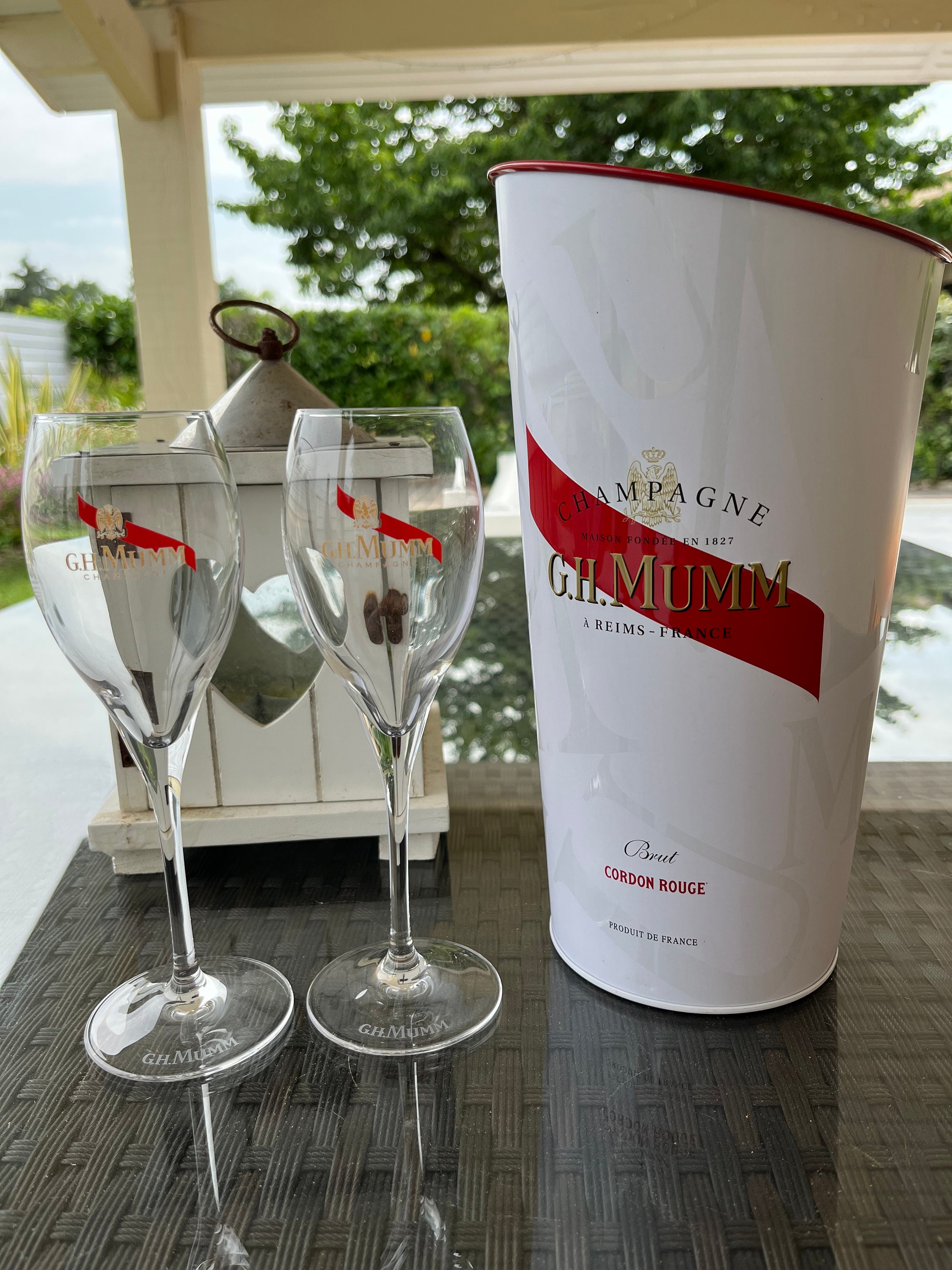 Dos copas de champán vintage Cordon Rouge GH Mumm y una cubitera de champán  con la marca G H Mumm. Enfriador de vino. Accesorios de bar francés. Idea  de regalo. - Etsy México, image size:2250x3000