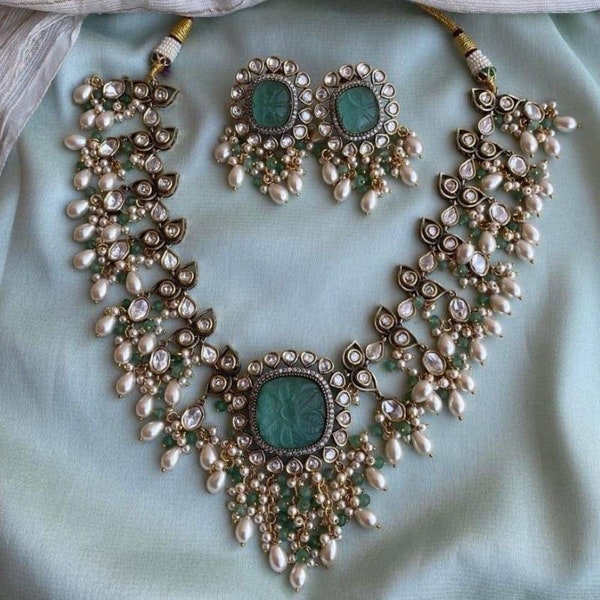 Premium quality Victorian Two Tone Carverd Mint Emerald Green Uncut Faux Polki Kundan Set With Stud Earrings/Sabyasachi Inspired Jewelry Set