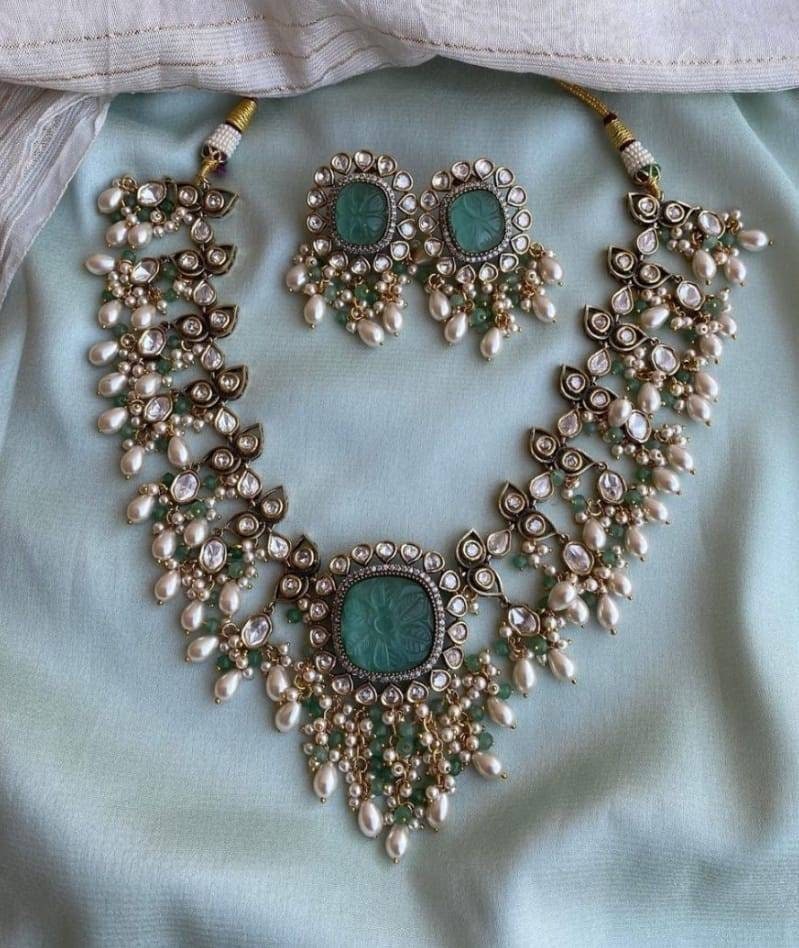 Premium quality Victorian Two Tone Carverd Mint Emerald Green Uncut Faux Polki Kundan Set With Stud Earrings/Sabyasachi Inspired Jewelry Set