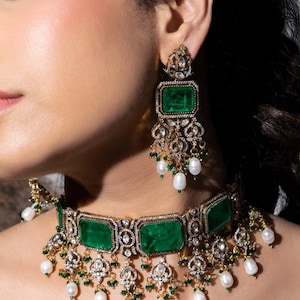 Premium Sabyasachi Emerald Victorian choker Doublet Stones Kundan Necklace Set Indian Jewelry Victorian Necklace Indian Necklace Victorian
