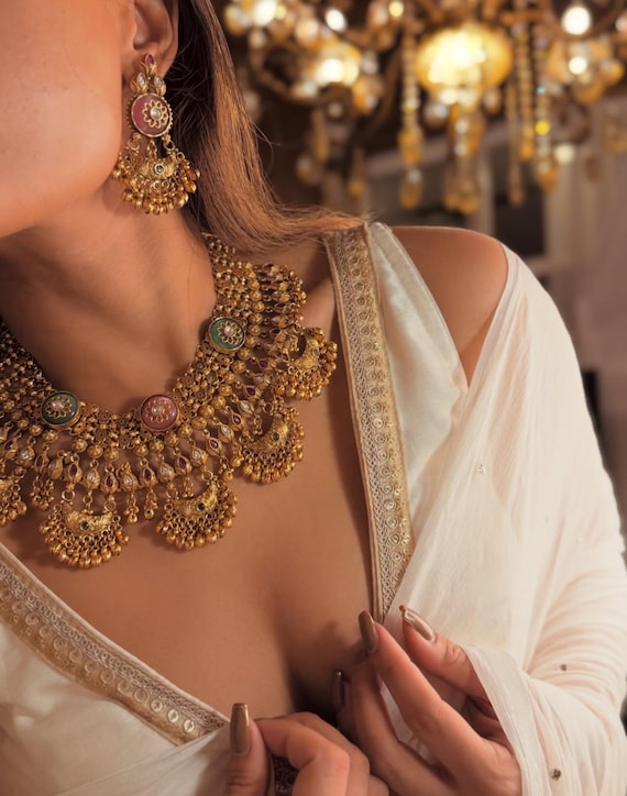 Antique Gold Indian Choker Set: Bridal Temple Jewelry