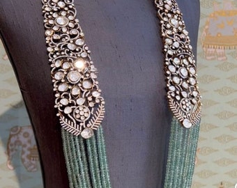 Collar de diamantes de circonio azul zafiro de menta victoriana largo inspirado en Sabyasachi de primera calidad con delicados pendientes Chaandbali conjunto indio largo