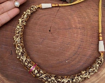 Pearl Hasli Necklace Set 