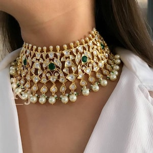 Conjunto de collar de gargantilla esmeralda de laboratorio PolKi sin cortar de alta calidad chapado en oro real con conjunto Jhumka a juego/conjunto de joyas inspiradas en Sabyasachi/