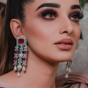 Witte toon robijn smaragd saffier Amerikaanse diamant lange oorbellen/Diamond Chanbalis/Indian Pakistaanse Punjabi oorbellen/Cz lange oorbellen/OOAK