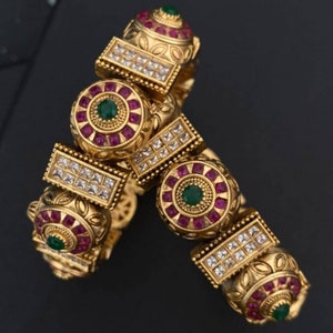 Roze-groen vergulde armbanden/armbanden met reliëf/India Pakistaanse armbanden/Kundan-armbanden/tempelarmbanden/gouden armbanden/Zuid-Indiase sieraden/OOAK