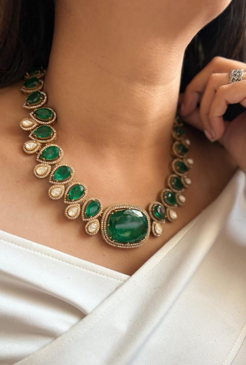 モアッサナイトポルキクンダンエメラルドダブレットビクトリア朝の