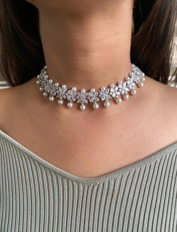 Handcess Bride Wedding Necklace Silver Crystal Choker Necklaces Bridal  Jewelry Chain for Women and Girls (Silver) : Amazon.co.uk: Fashion