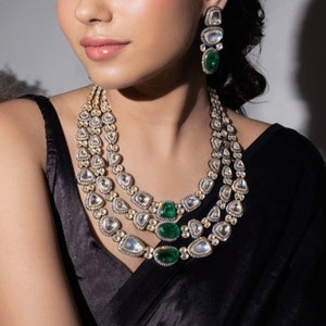 Sabyasachi inspirado premium victoriano tres capas sin cortar falso Moissanite Polki Kundan verde esmeralda doblete diamante largo collar pendientes