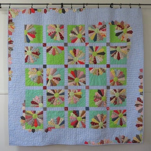 Beautiful Dresden Plate quilt pattern Moama Mayhem PDF