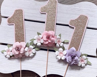 Topper de pastel floral de 1er cumpleaños, estandarte de rosas ruborizadas, flores de papel, decoración floral de 1er cumpleaños, decoración de cumpleaños de niña