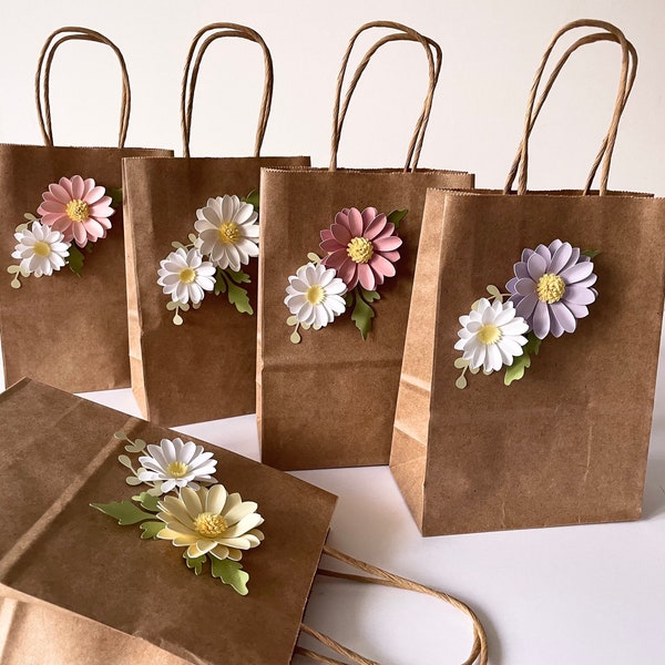 Daisy 1st Birthday Gift Bag, Kraft Gift Bag, Shabby chic, Paper Flowers, Wedding Favour Bag, Bridal Party Gift Bad, Baby Shower Gift Bag