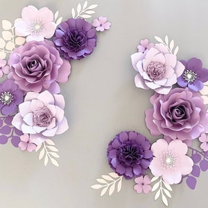 Set di fiori di carta viola lilla, decorazione da parete con fiori di carta per la cameretta dei bambini, fiori per la cameretta delle bambine, fiori di carta, decorazioni per la cameretta dei bambini, nome rotondo in legno