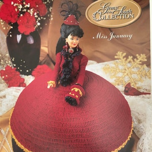 Annies vindssäng Virkad docka Mönster Miss January Gems of the South Southern Belle Barbie dockklänning Originalmönster