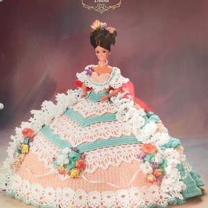 Annie's Attic Potter Crochet Bett-Puppen-Muster Glorreiche Kleider “Diana” Belle of the Ball Barbie-Puppen-Kleid Original-Muster