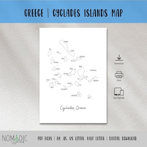 Puede incluir: Un juego de tres tazas de cerámica con un acabado moteado y mate. Las tazas son de color crema, gris claro y gris oscuro. Cada taza tiene un diseño simple y moderno y un asa redondeada.