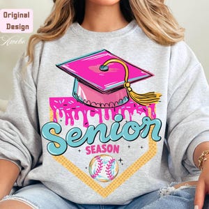 Temporada Senior 2025 PNG / Gorra de béisbol de graduación brillante PNG / Archivo de sublimación audaz y divertido / Graduación kawaii PNG / Estilo de chica senior
