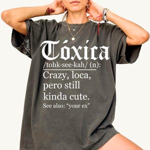 Toxica Définition Svg PNG |  T-shirt latina drôle Svg | Citation spanglish svg | Svg mexicain | Conception par sublimation | Impression DTG | Svg hispanique