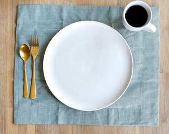 Sage Green linen placemats set of 4 or 6. Linen placemat set. Wedding placemats. Table decor. Farmhouse decor