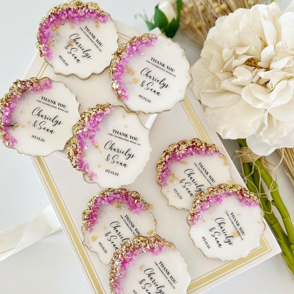 Unique Wedding Save The Magnet, Wedding Favors, Wedding Guest Gift, Personalized Gift, Engagement Gift, Bridal Shower Favors, Thank You Gift