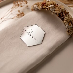 Personalisierte Platznamen, Gast Sitzplatz, Hochzeit Tischnummer, Tisch Ort Name, Hochzeit Tischdekoration, Hochzeit Gunsten Namen Tags