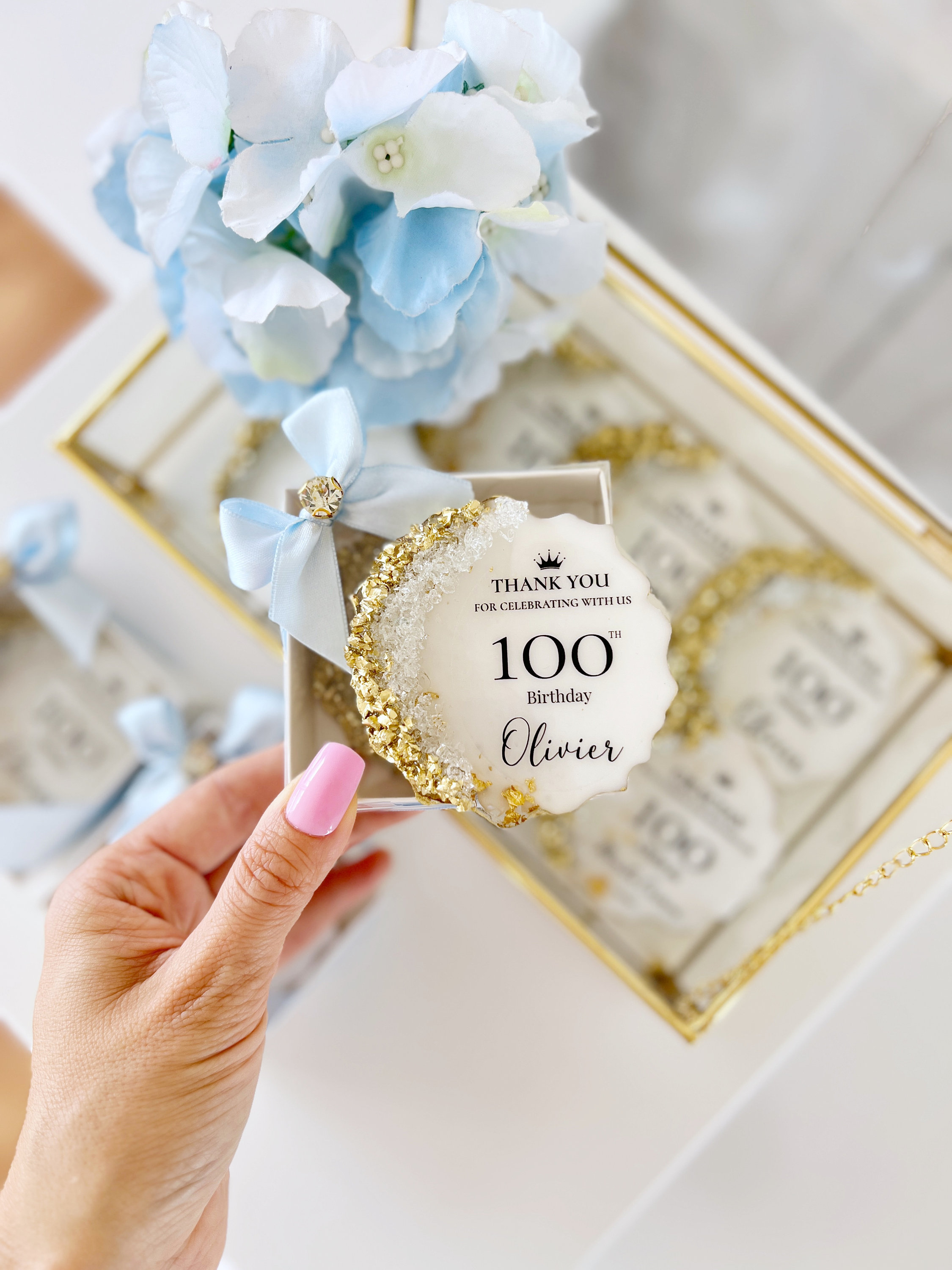 100 Etichette Personalizzate Per Bomboniere E Regali – Cartellini Di Carta Gialli 5,7x2 Cm – Darling Souvenir - 3