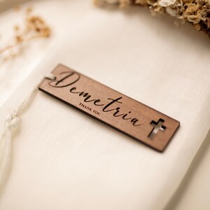 Sinal de mesa de batismo, decoração de mesa de batismo, números de mesa de batismo, cartões de nome de lugar de batismo, cartões de lugar de comunhão, etiqueta de nome de espelho acrílico