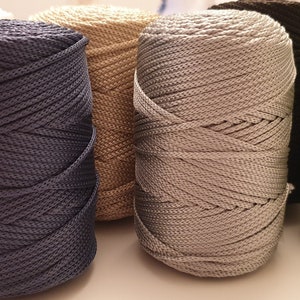 Bring the most beautiful colors to your home with 3 mm polyester rope options. Royal Blue, Grass Green, Mint, Silver Gray, Latte and the other amazing colors...