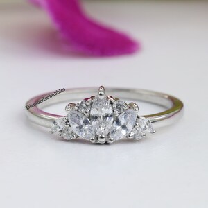 Vintage Marquise Diamond Wedding Band Women Ring, Vintage Curved Wedding Ring, Marquise Diamond Band, Antique Bridal Ring, White Gold Band