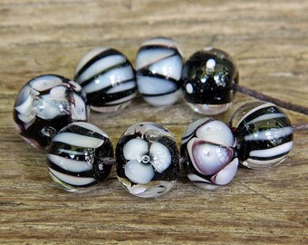 Black White Handmade Lampwork bead set of 8, White Black Handmade glass beads, Artisan glass beads for Classic jewelry, Black Murano beads