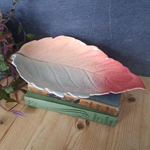 Vintage china 1950s Royal Winton Grimwades ceramic leaf shaped shallow dish or small platter; vintage leaf dish; 1950s decorative tableware