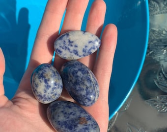 Großer Blauer Sodalith Trommelstein Kristalle poliert