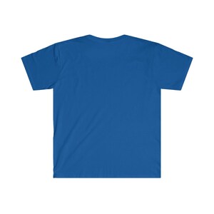 K&ouml;nnte beinhalten: Ein einfarbiges, k&ouml;nigsblaues T-Shirt mit kurzen &Auml;rmeln.