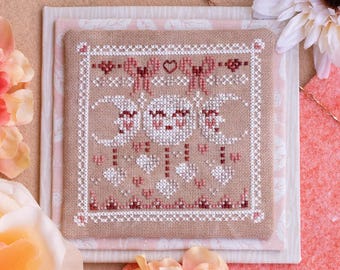 レース模様のクロスステッチ - 日本の刺繍工芸本（在庫残り1冊
