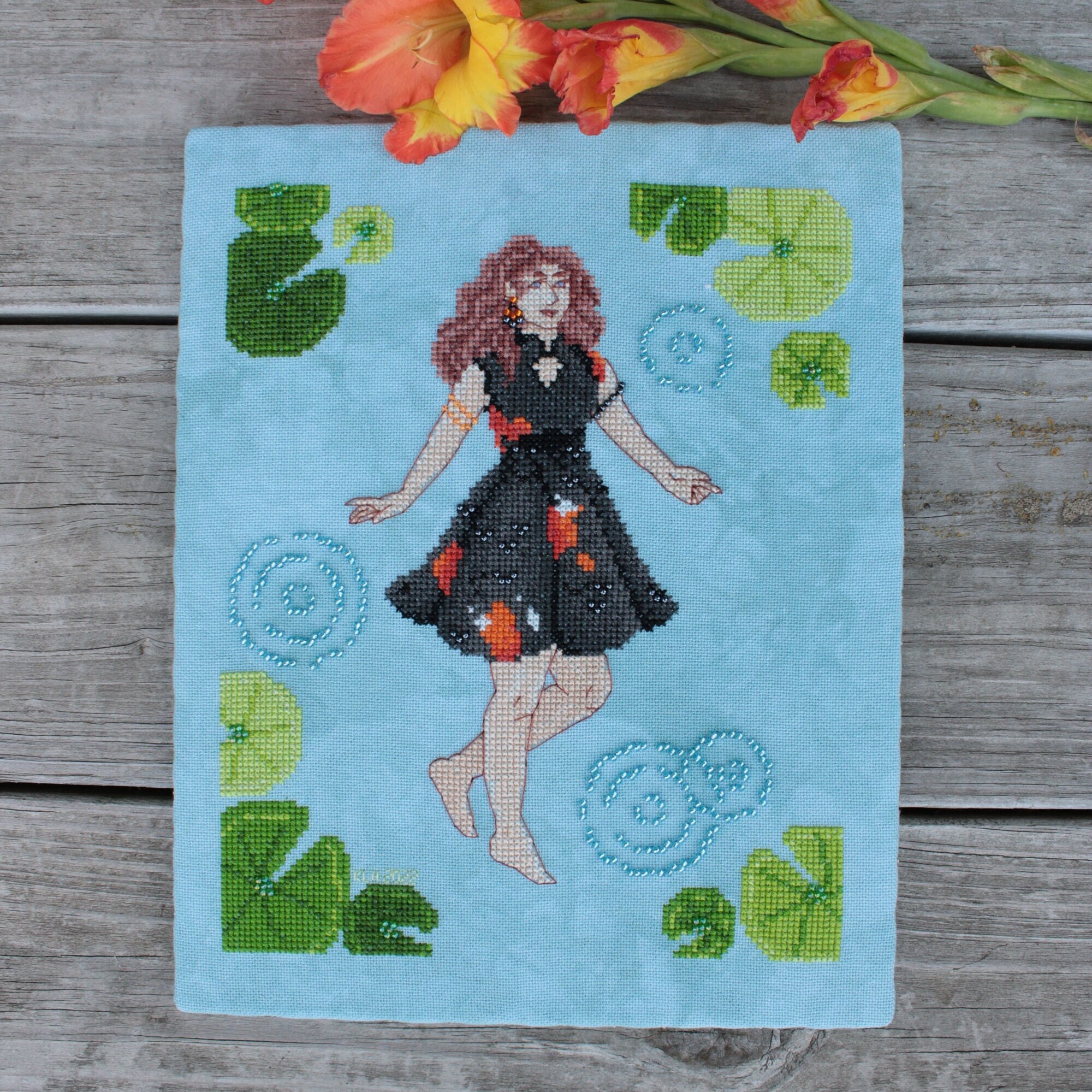 昭和のクロスステッチ図案 PDF デジタルダウンロード - Koi Fish Lady