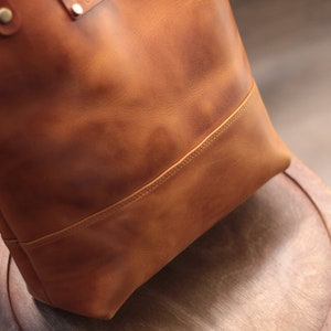 Leather Tote Bag image 3