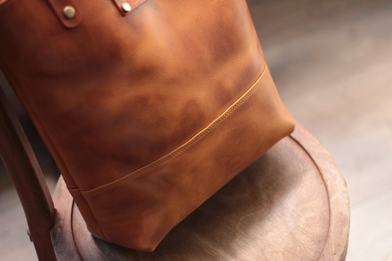 Leather Tote Bag image 3