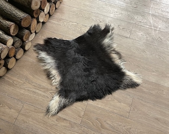Natuurlijke geitenhuid | Echt geitenbont - leren tapijt - zachte geitenleer - geitenhuid - plaid bont - woondecoratie - rustiek plaid - tapijt geitenbont