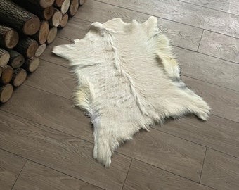 Natuurlijke geitenhuid | Echt geitenbont - leren tapijt - zachte geitenleer - geitenhuid - plaid bont - woondecoratie - rustiek plaid - tapijt geitenbont