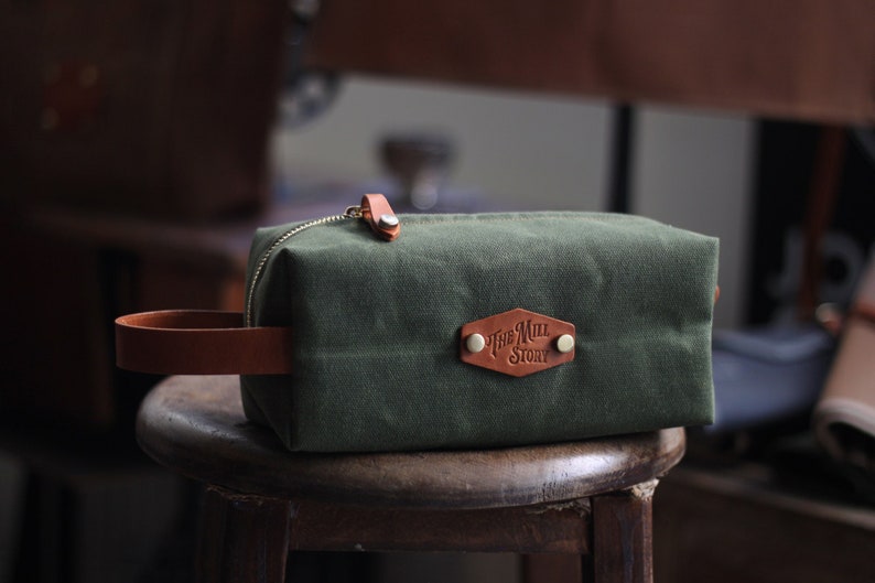 Waxed Canvas Dopp Kit Makeup Bag Olive