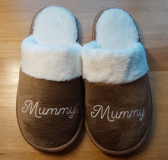 Personalised slippers ideal gift for Birthdays Any wording Mum Dad Sister Nan Nanny Grandma Auntie Wife