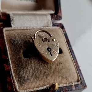 STUNNING Vintage 9ct Gold Heart Padlock. Opens and closes smoothly