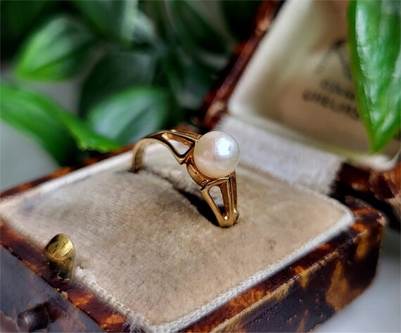 Retro Pearl Gold Ring