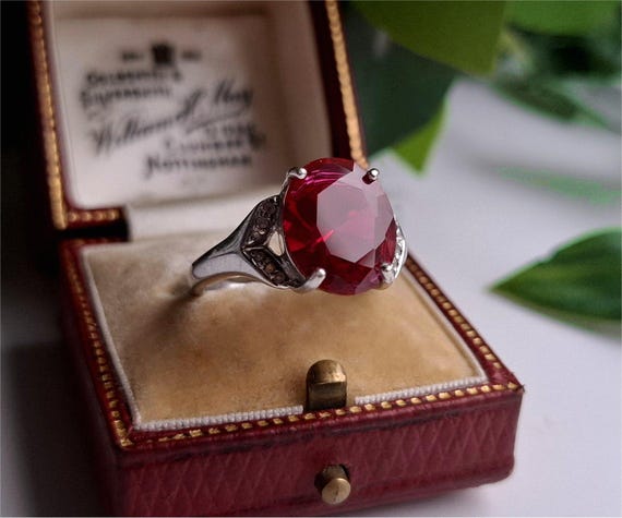 IMPRESSIVE White 9ct Gold Diamond Ruby Ring. 12 D… - image 2
