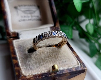 STUNNING 1974 Vintage 9ct Gold Blue And White Topaz Ring. STUNNING RING, 9ct Gold Ring (Ref00b)