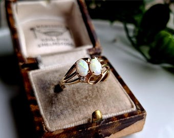 PRACHTIGE vintage 9kt gouden opaal diamanten ring. 2 diamanten!! VERKLARINGSRING. 9kt gouden opaalring. 9kt gouden diamanten ring vintage opaalring (refd