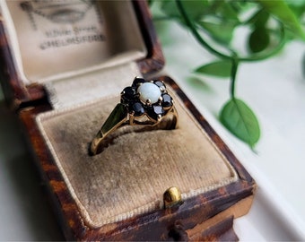BEEINDRUCKENDER Vintage-Clusterring aus 9 Karat Gold mit Opal und Saphir. Ring aus 9-karätigem Gold mit Saphir und Opal (ref00i)