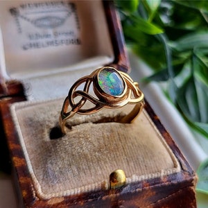 STUNNING Vintage 9ct Gold Opal Triplet Ring. RESIZING AVAILABLE 9ct Gold Opal Ring [ref00f}